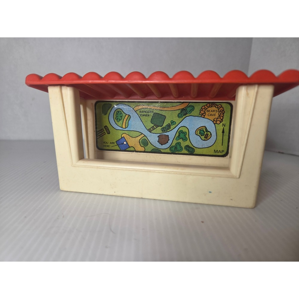 Playskool Holiday Hill Campground Info Booth OS Cream/Red‎ Fair 352003